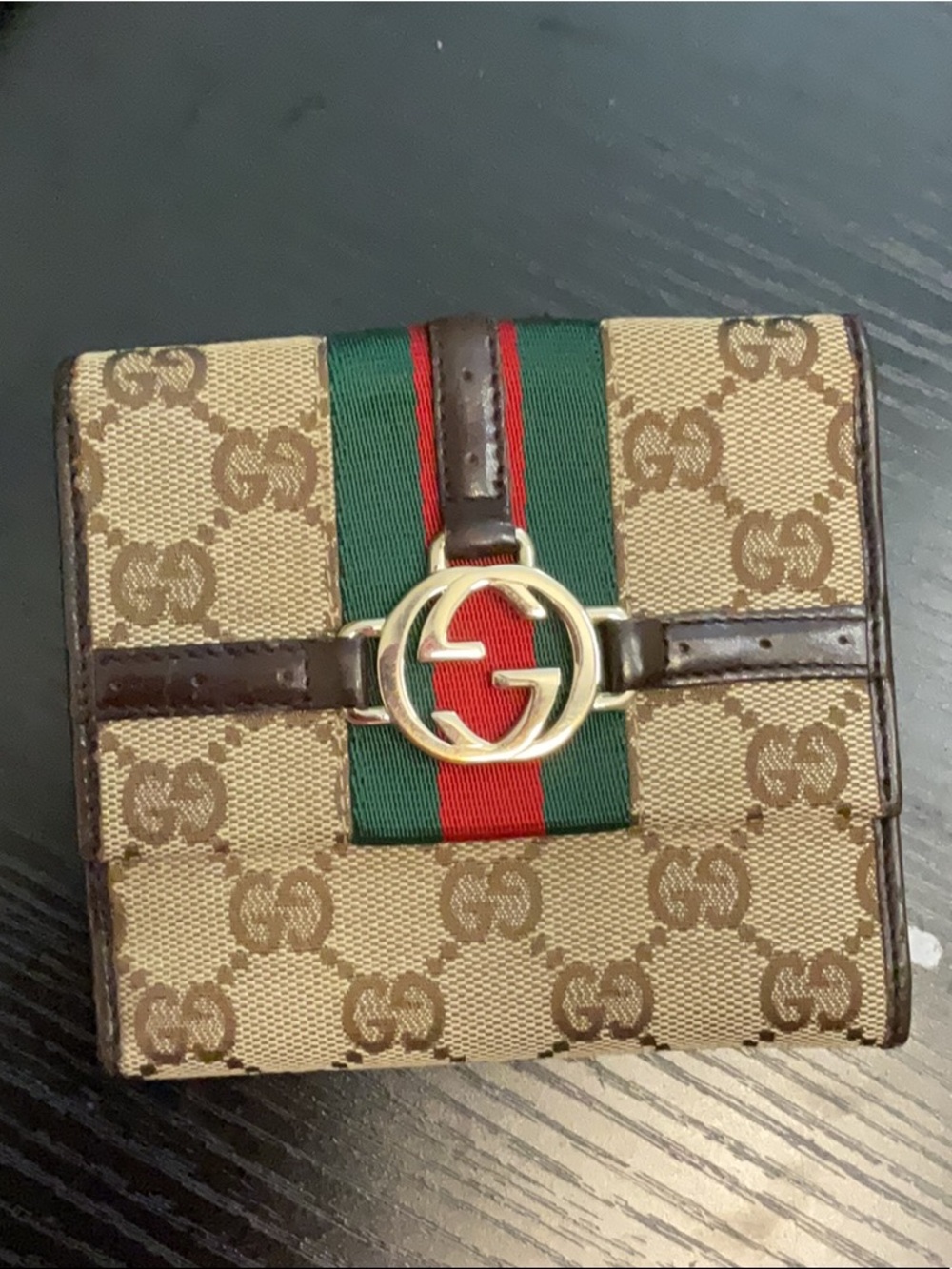 Gucci compact